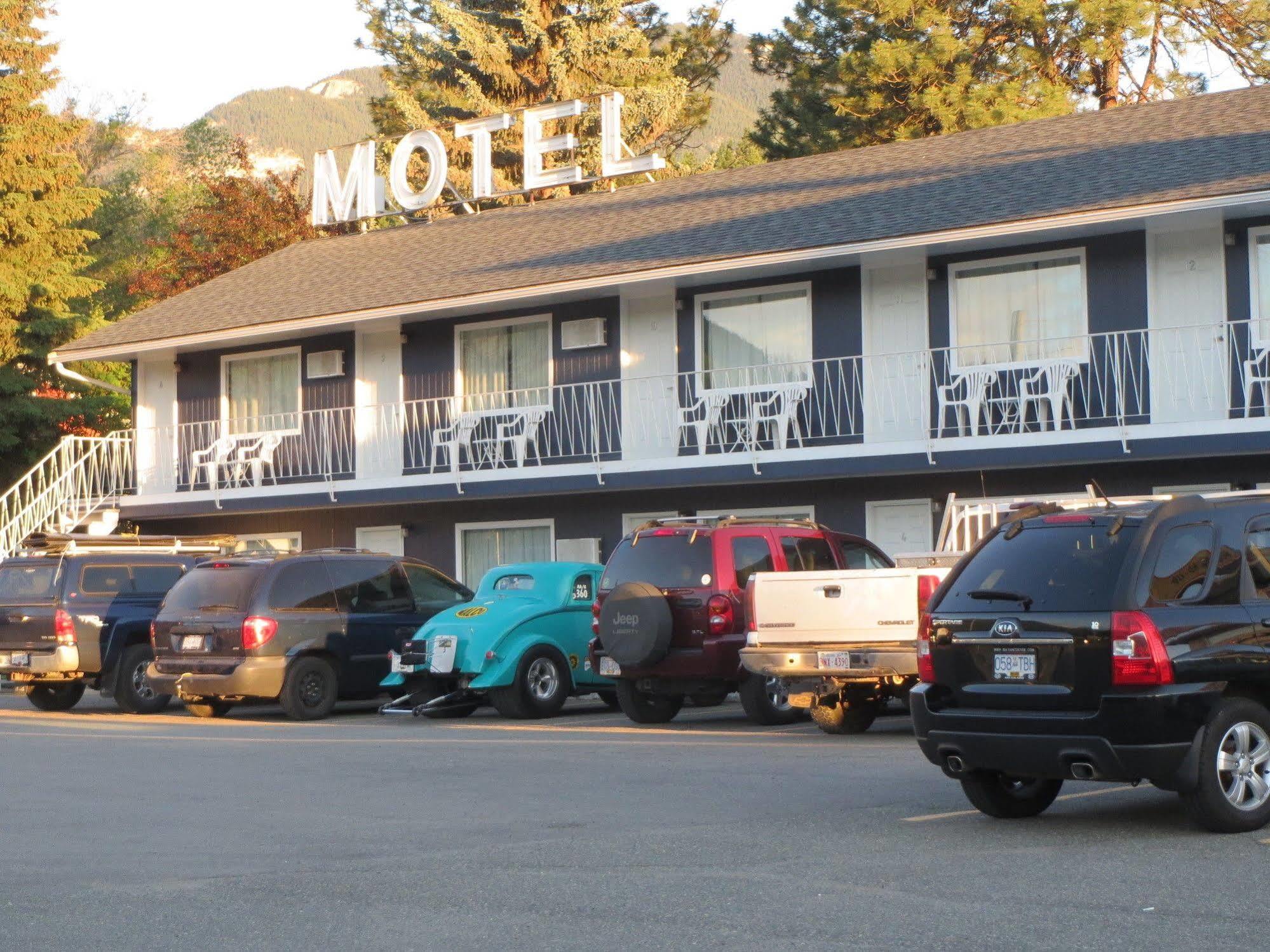 Round-Up Motel Clinton Екстериор снимка